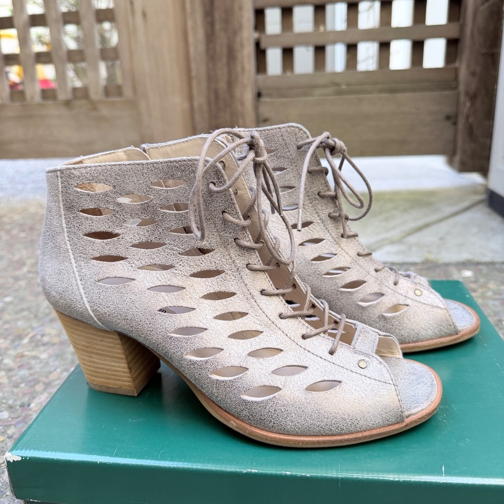Paul Green “Bali” Cutout Lace-Up Sandal – Smoke Brushed – Size 6.5 | Worn Once
